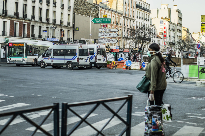 Quartiers, confinement et police : la population retient son souffle