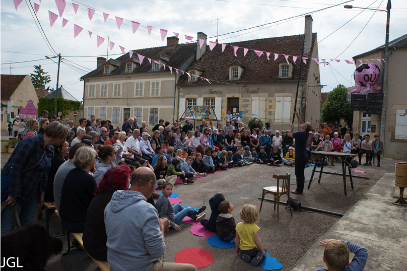 « M. Riester, les ploucs vous invitent à leurs festivals ! »