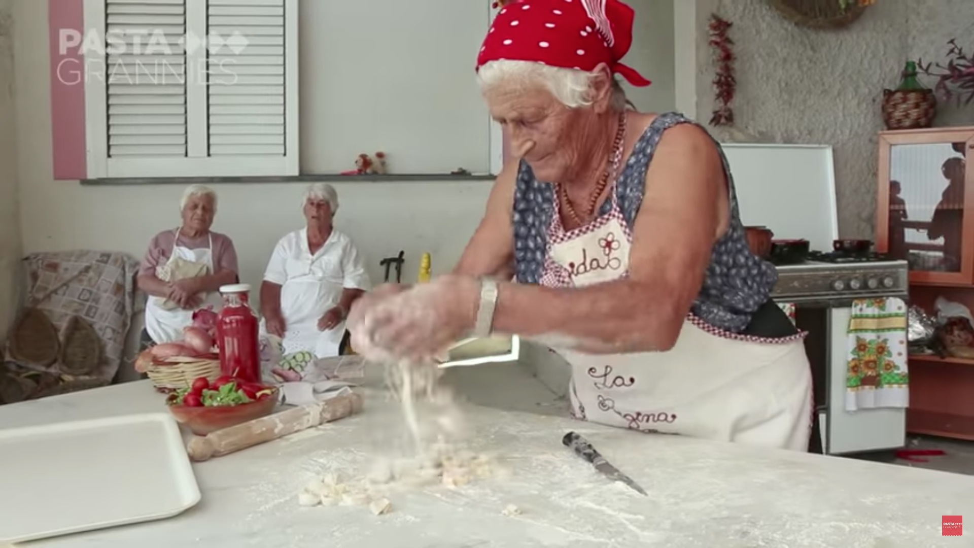 Pasta a casa avec la chaîne Youtube Pasta grannies