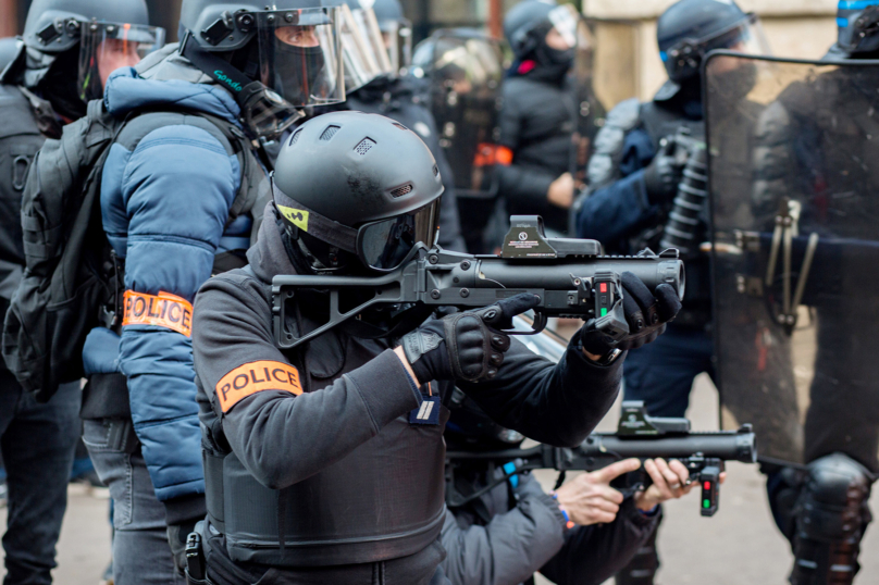 « Les armes non létales déresponsabilisent la police »