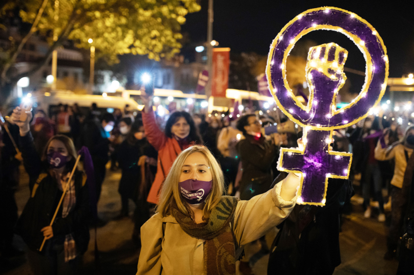 Les Turques se battent contre les féminicides