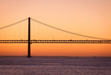 Au Portugal, le pont qui cache la mémoire