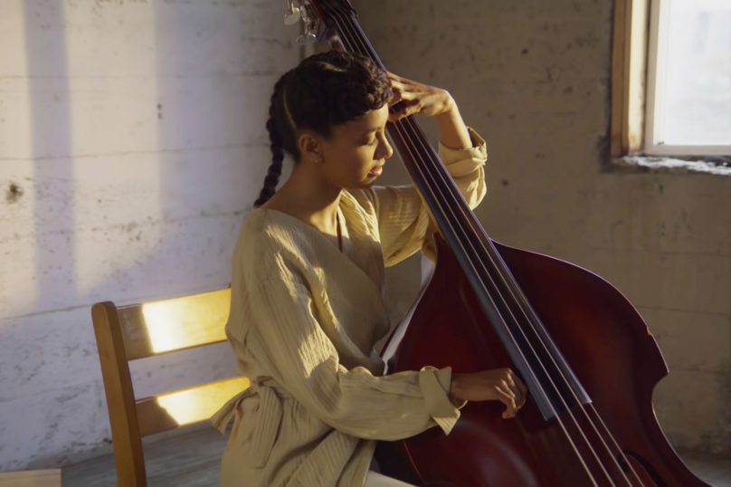 « Triangle », d’Esperanza Spalding : Des sons aux soins