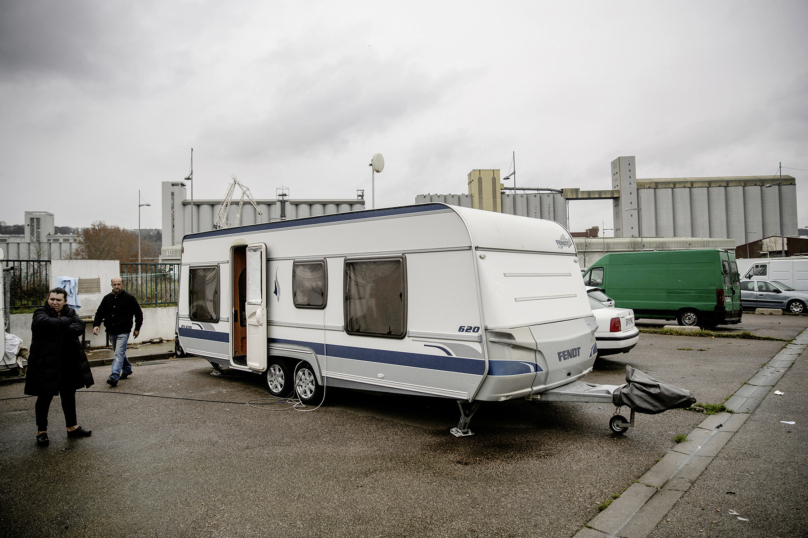 Aires d’accueil pour gens du voyage : un racisme environnemental