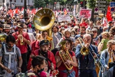 La foule a célébré la mémoire de la Commune