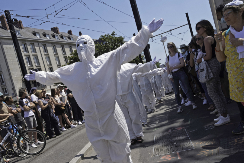 Pass sanitaire : Quand on brutalise le débat public…