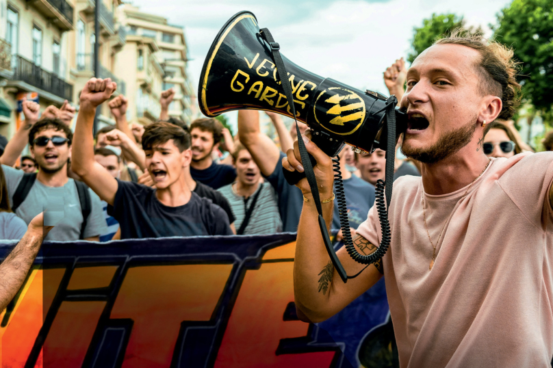 Ces jeunes qui popularisent l’antifascisme