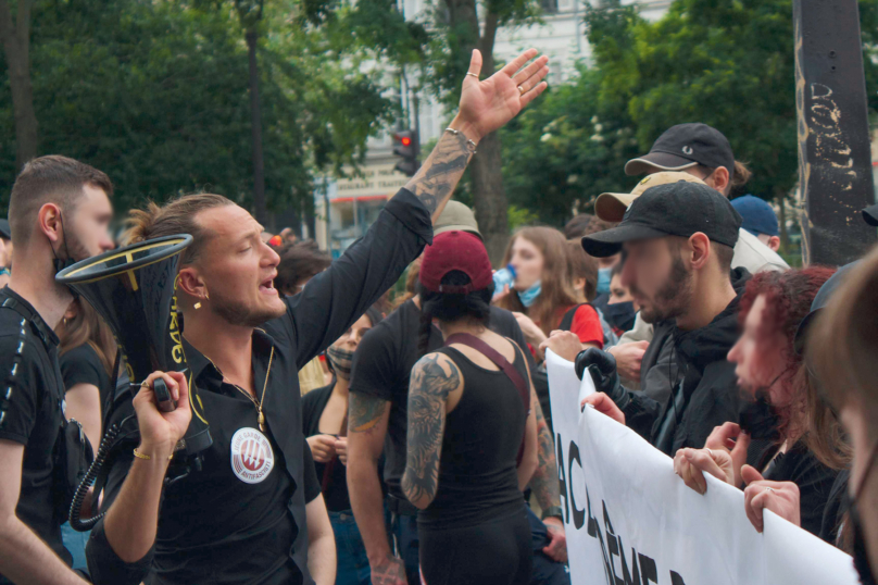 Raphaël : « Occuper la rue et l’espace médiatique »