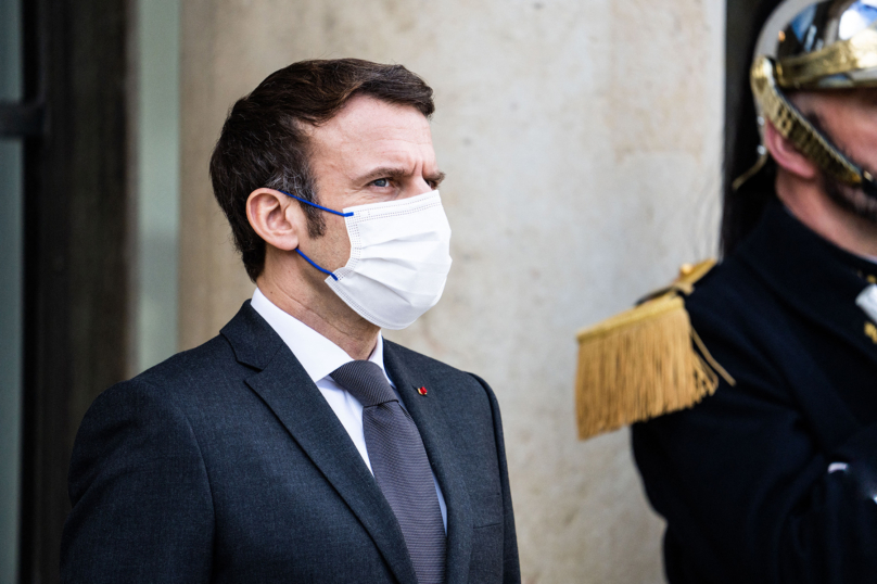La mascarade Macron