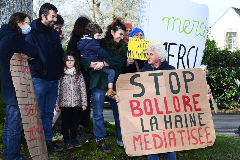 Feux au vert pour Stop Bolloré