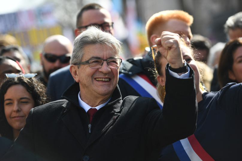 Mélenchon agrandit son trou de souris…