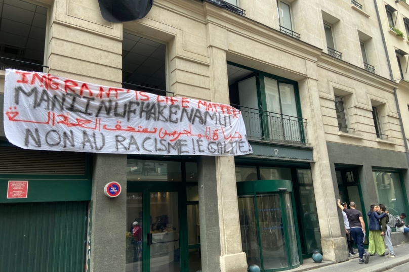 À Paris, un immeuble vide réquisitionné pour des sans-papiers