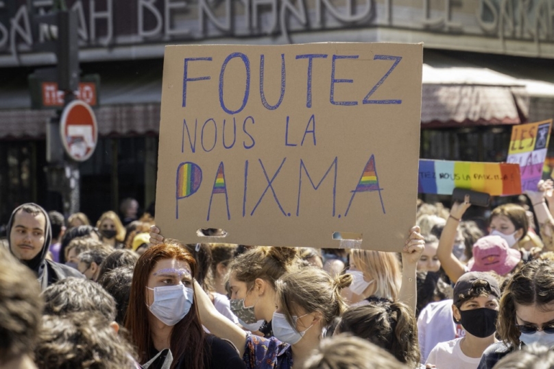 PMA : les couples lesbiens se heurtent au manque de formation des services d’état-civil