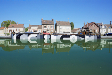 Urban Boat : L’art en navigation libre