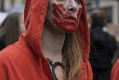 5 ans de #MeToo : les femmes étrangères, victimes à plus d’un titre