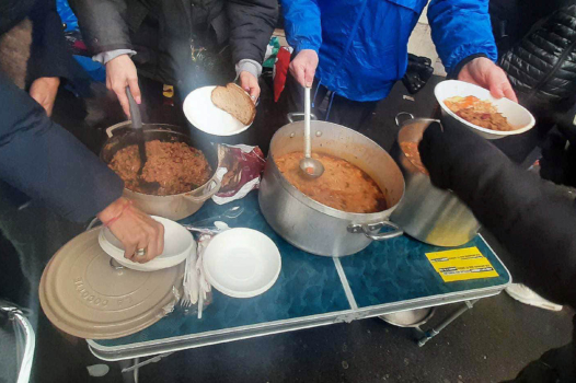 « Pourquoi nous arrêtons les distributions alimentaires pour les mineurs isolés »