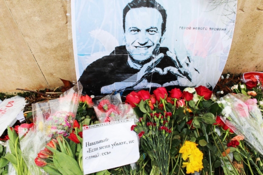 Malgré le choc, « ne pas abandonner » le combat de Navalny s’impose