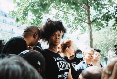 En hommage à Adama Traoré, la convergence des colères face aux interdictions