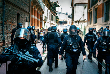 Un journaliste fait condamner un policier pour « violences volontaires »