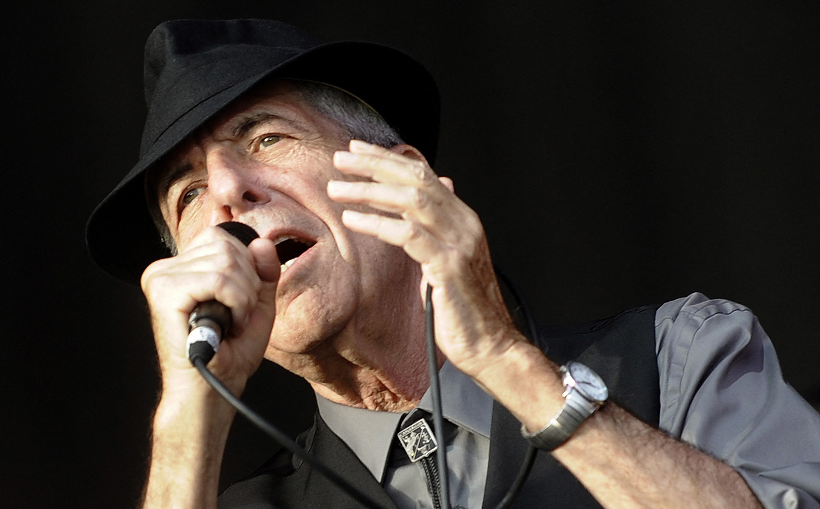 Leonard Cohen, portrait morcelé Leonard Cohen, portrait morcelé