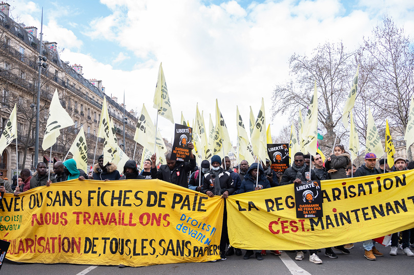 À Alfortville, après deux ans de grève, la lutte des sans-papiers de Chronopost continue