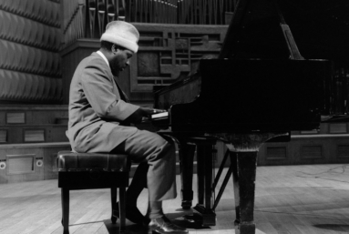 « Rewind and Play » d’Alain Gomis : la solitude du pianiste