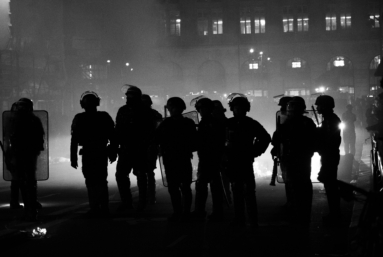 Répression policière : « Des violences inacceptables dans un État de droit »