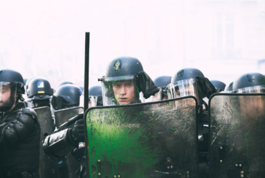 Manifester la peur au ventre