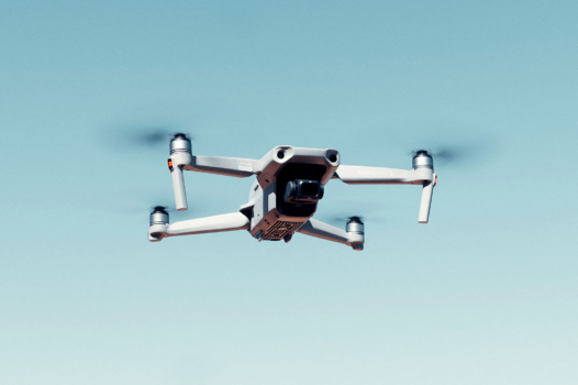 Drones : le Conseil d’État renvoie la balle à la société civile