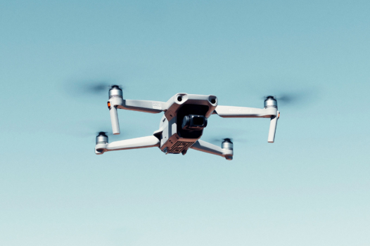 Drones : le Conseil d’État renvoie la balle à la société civile