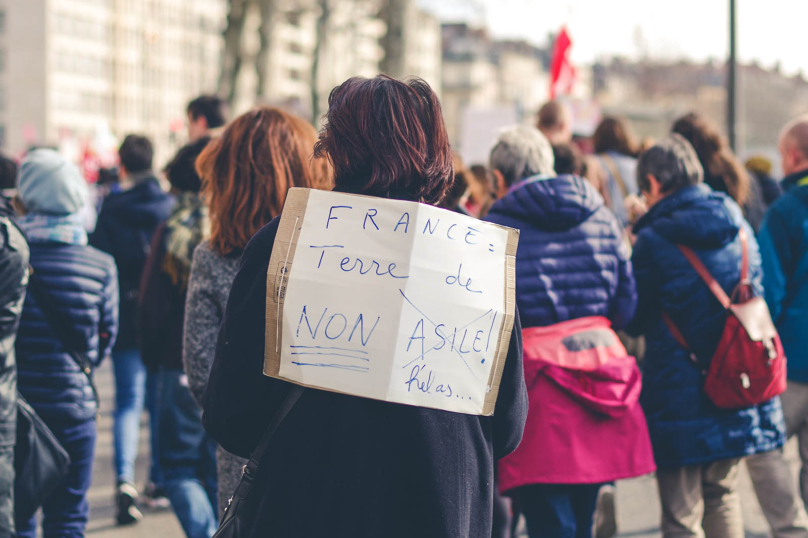 Le destin des 600 mineurs non accompagnés de la rue Erlanger devant la justice