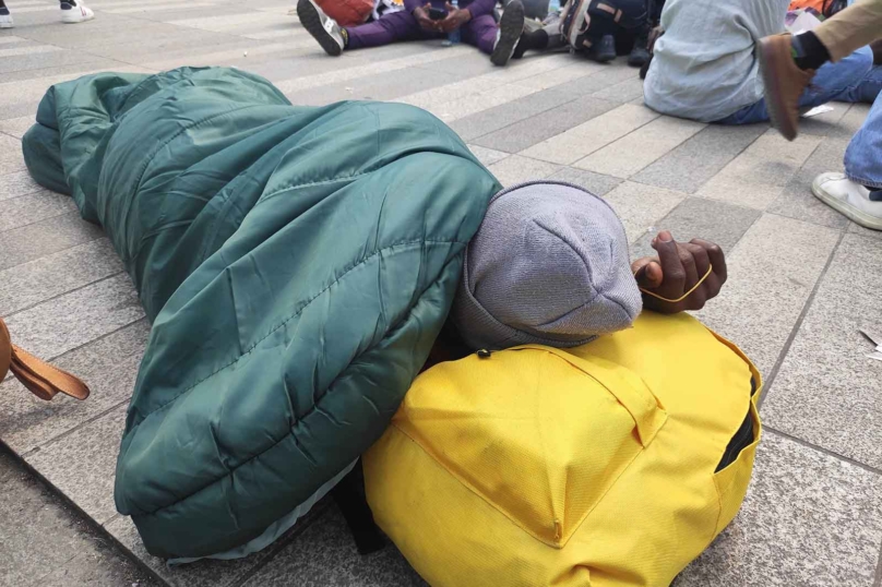 À Paris, les mineurs isolés de la rue Erlanger condamnés à l’errance