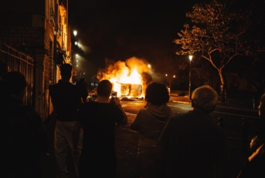 Révoltes urbaines : couper les réseaux sociaux pour ignorer l’incendie ?