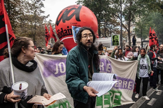 Muté de force, l’enseignant Kai Terada porte plainte pour dénonciation calomnieuse