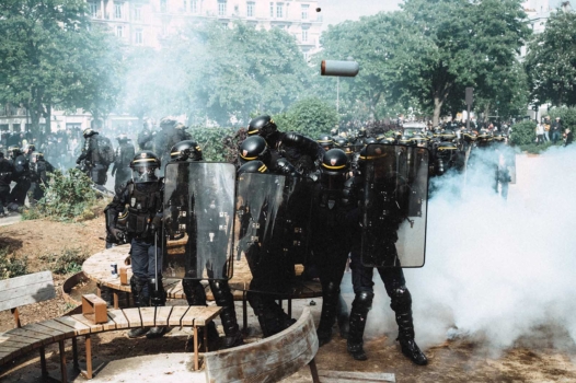 Maintien de l’ordre : la France s’offre plus de 78 millions d’euros de grenades