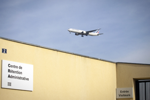 Menacé d&rsquo;expulsion, un homme atteint du VIH risque de ne plus pouvoir se soigner