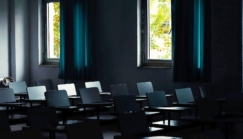 « Pour une minute de silence, on m’annonce que je suis suspendue »