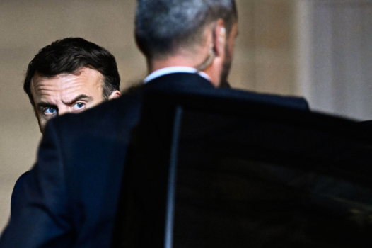 Coupes budgétaires : pourquoi Emmanuel Macron attise la colère sociale avant les européennes