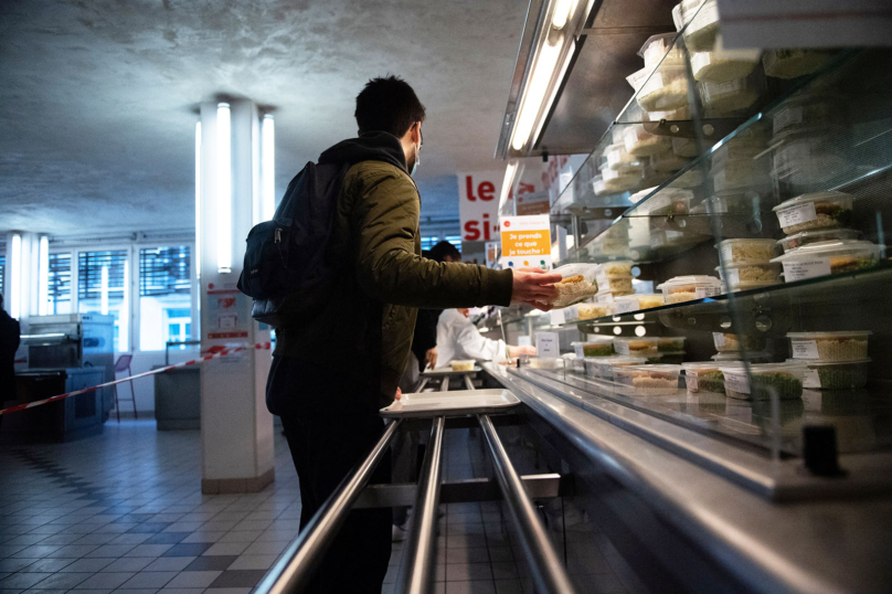 Les restaurants universitaires doivent offrir une option végétalienne