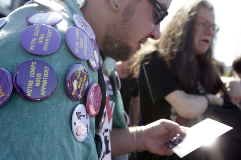 « Attaques contre les droits trans et reproductifs : n’attendons plus, faisons front ! »