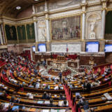 Macronistes et RN alliés contre les pauvres