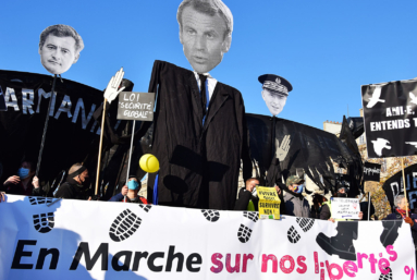 Le Pen en rêvait, Macron l’a fait