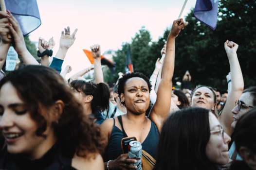 « Émotions et politique » : le numéro spécial d’été de Politis