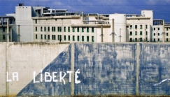 Prisons : à droite, la surenchère répressive