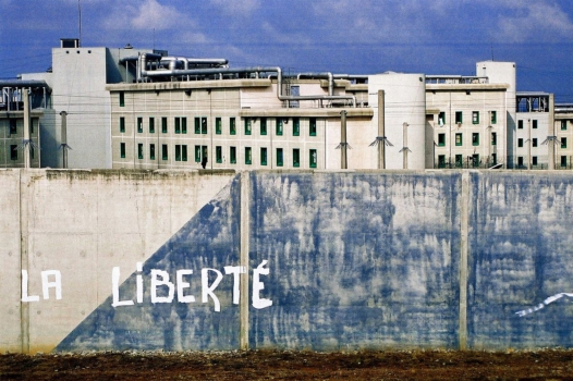 Prisons : à droite, la surenchère répressive