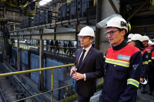 400 plans de suppression d’emplois : Macron, clown de la réindustrialisation