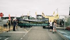 « Stop aux marchands de mort » : au blocage de l’usine Phyteurop, avec les opposants aux pesticides