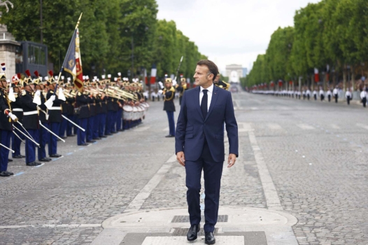 « L’extrême centre a toujours eu une pente devant lui le menant à l’extrême droite »
