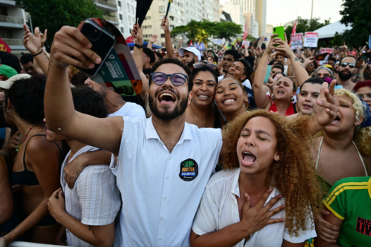 Brésil : la rue en éruption contre les députés