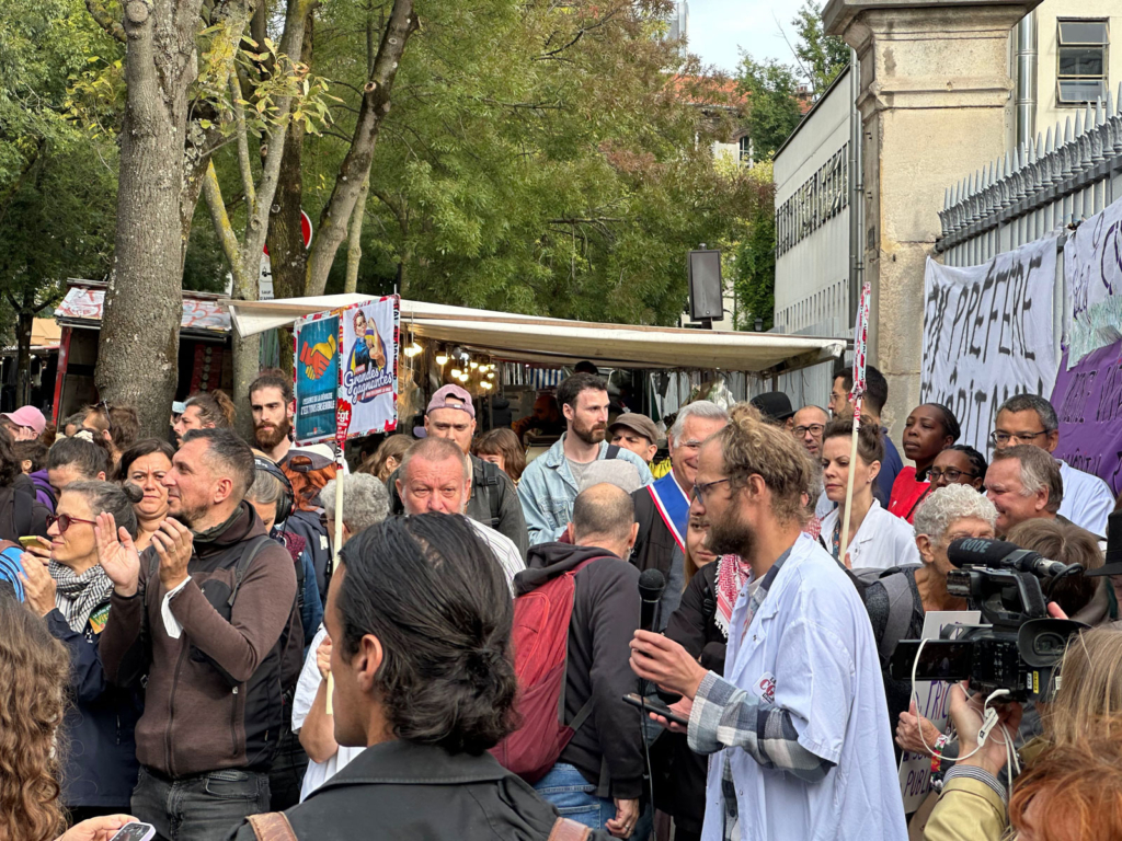 10 septembre Bloquons tout hôpital Tenon Paris